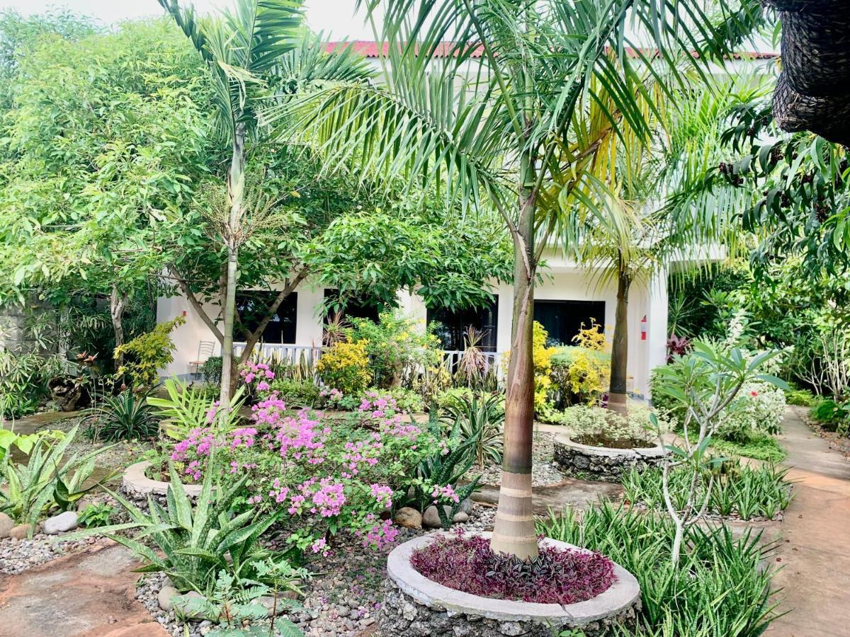 Adayo Cove Resort Siquijor Exterior photo