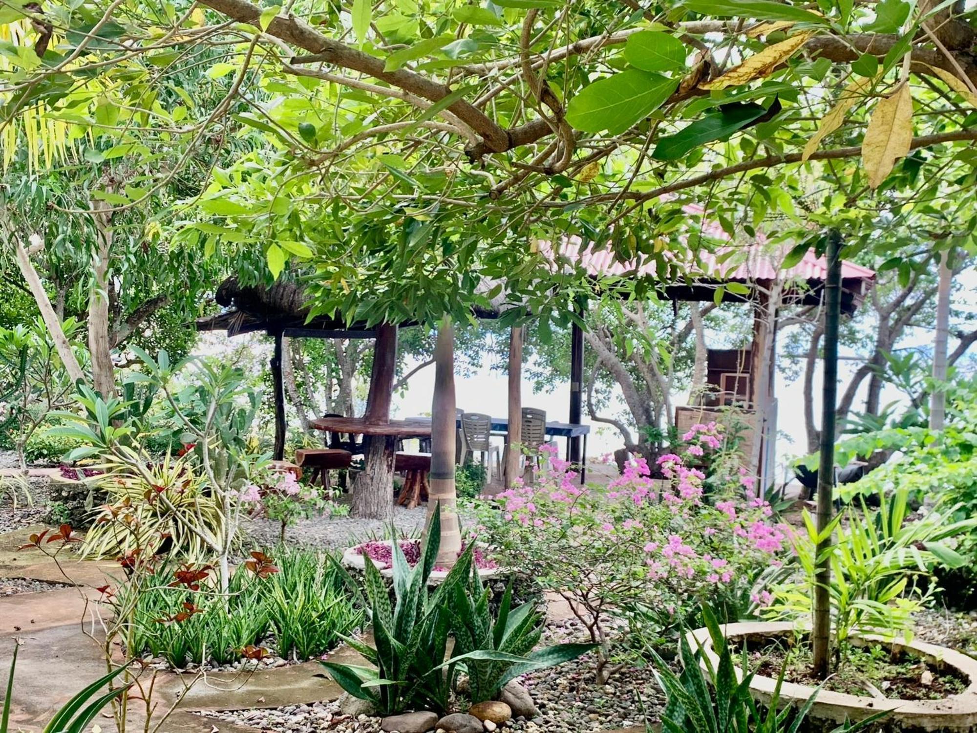 Adayo Cove Resort Siquijor Exterior photo